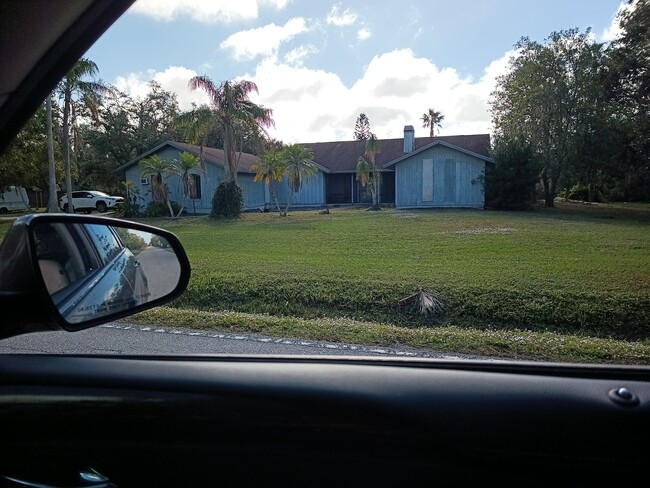 Mother-in-law apartment on 6.6 acres. Includes water electric Wi-Fi just. Very quiet - 7192 Hawkins Rd Apartments Unit Gary