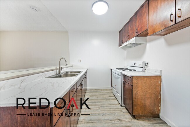 Photo - ~1 Month FREE~ Spacious Studio Drenched in... Unidad 206