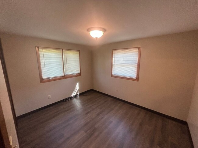 Photo - 607-701 Woodbine Ave Unit 607