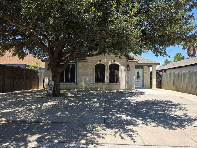 Building Photo - 312 Mescalero Dr Rental