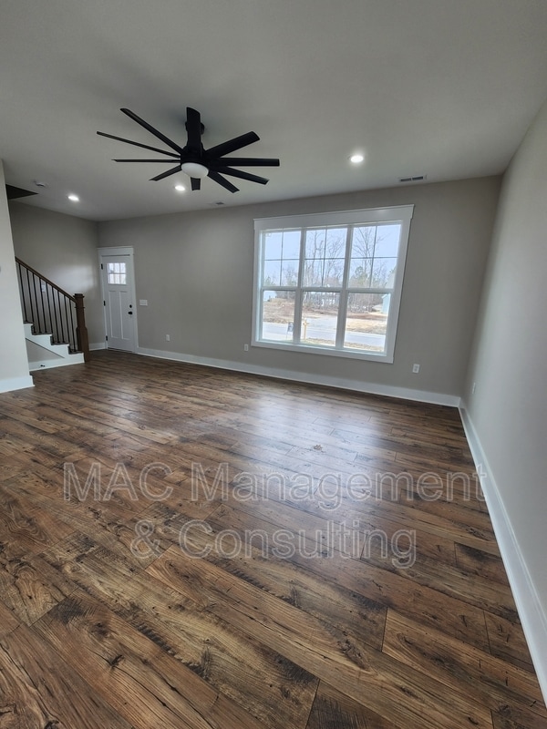 Photo - 1625 Daly Dr