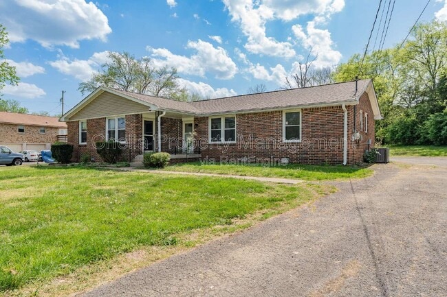 Photo - 282 Southburn Dr