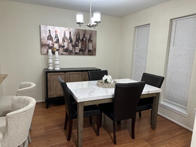 Photo - 36 N High Oaks Cir