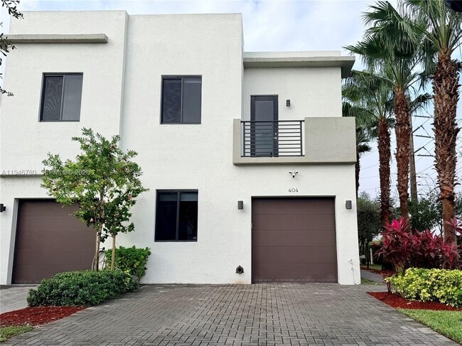 Building Photo - 404 SW 91st Ct