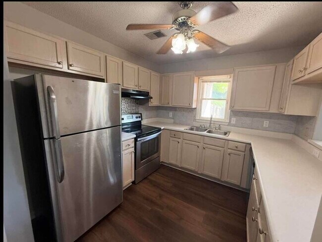 Photo - 5016 Cheshire Ct