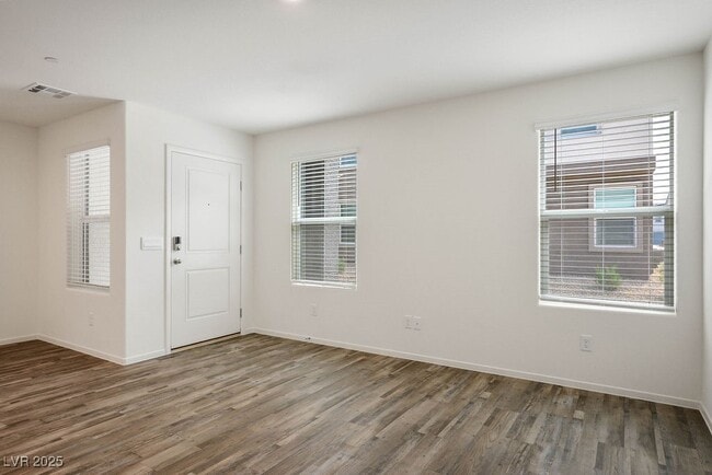 Photo - 6184 Hibiscus Gdn St