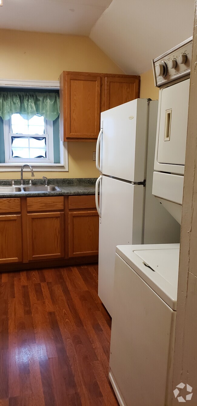 Building Photo - 1240 Park Ave Unit 2 Rental