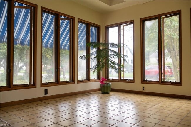 Photo - 107 E Taylor Ave