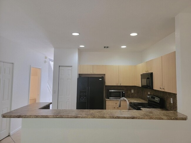 Photo - 2603 SW 82nd Ave Unit 106