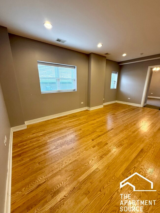 Photo - 3433 S Indiana Ave Unit 301