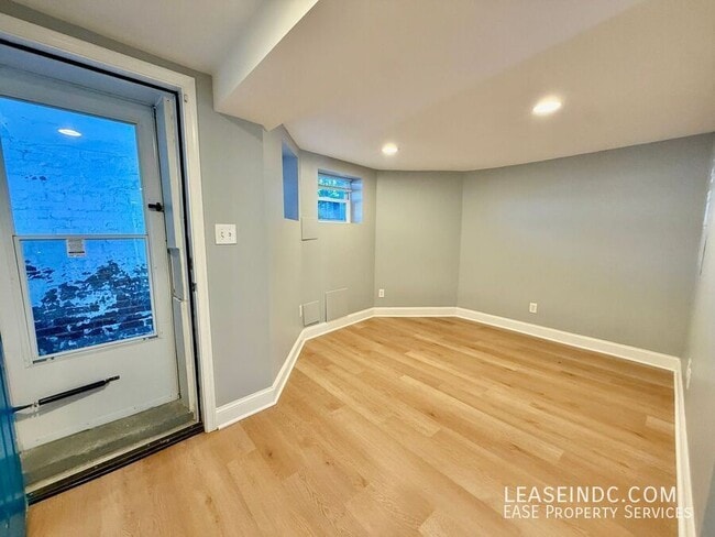 Photo - 3119 11th St NW Unit #B