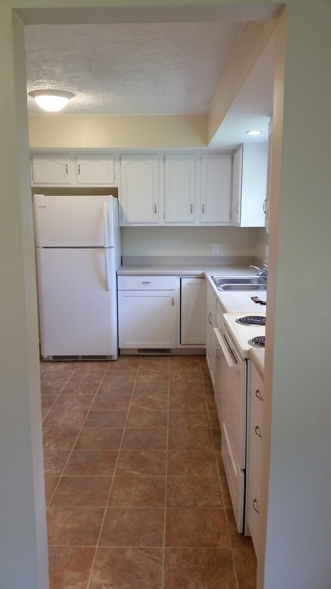 Photo - 543 E School St