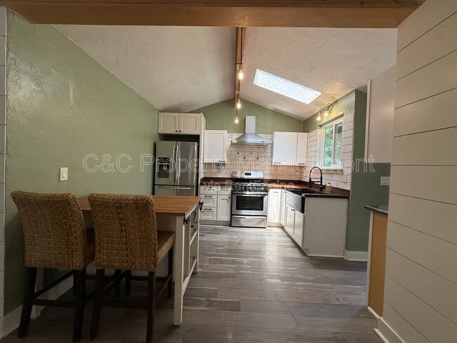 Photo - 155 West Dr