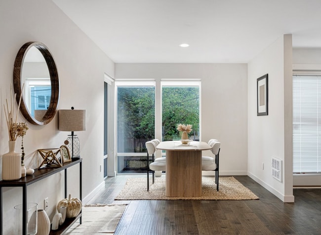 Photo - 8853 Stone Ave N