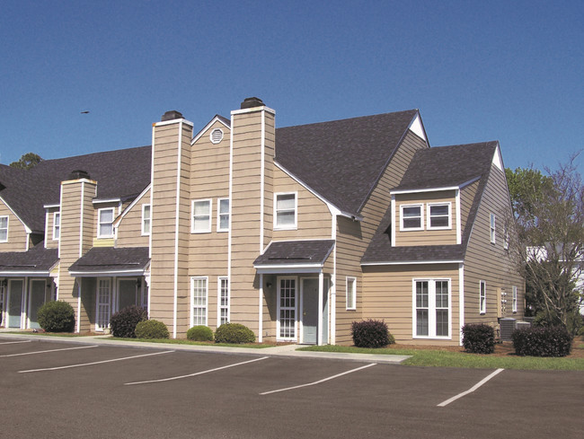 Building Photo - Palmetto Gardens and Willwood Gardens Rental
