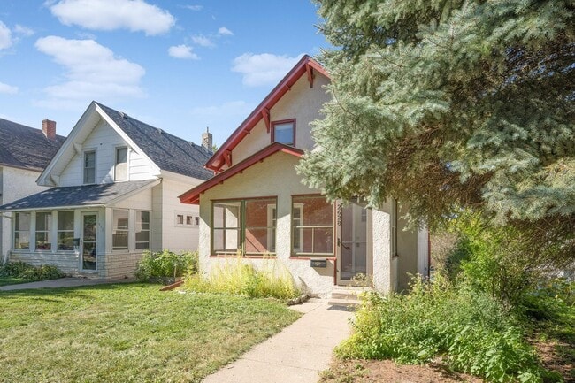 Photo - 2628 Ulysses St NE