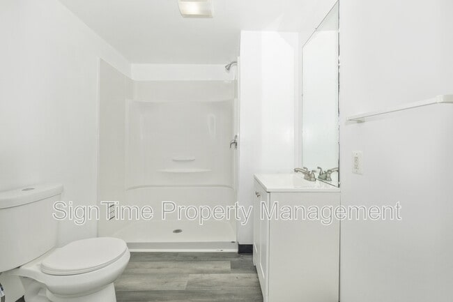 Photo - 796 Frederick St