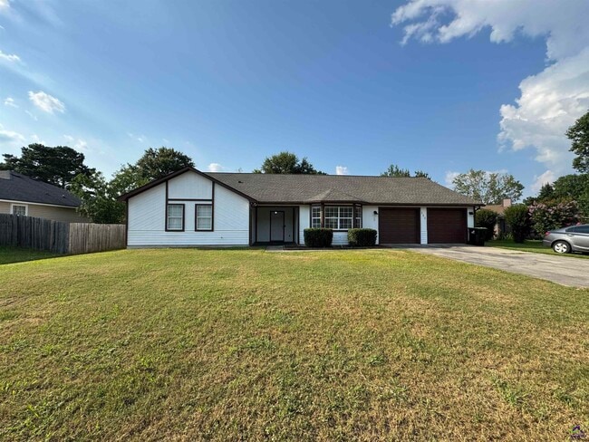Photo - 111 Northeast Dr House
