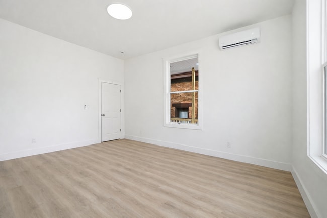 Photo - 2210 Eureka Ter