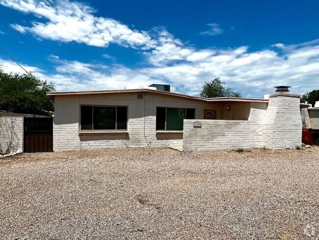 Building Photo - Remodeled bungalow in Central Tucson Rental