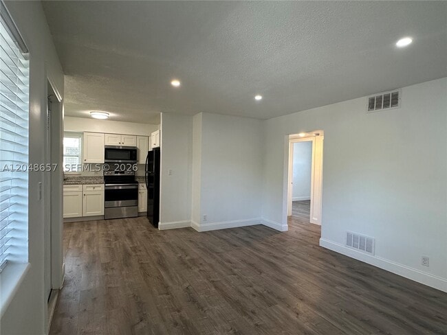 Photo - 2401 NW 9th Terrace Unit 3