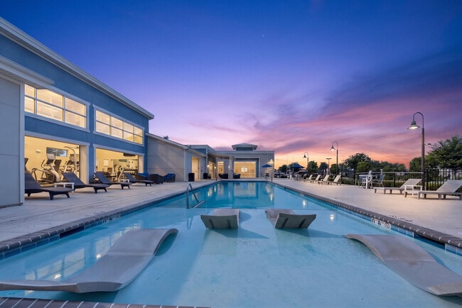Building Photo - The Reserve at Country Club