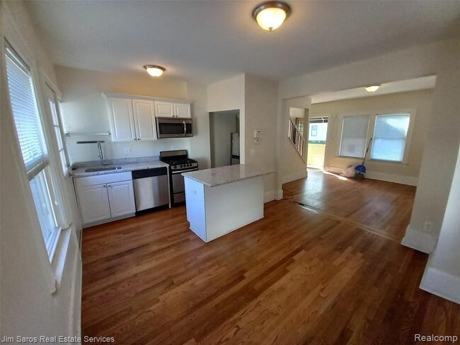 Photo - 15004 Saint Paul St