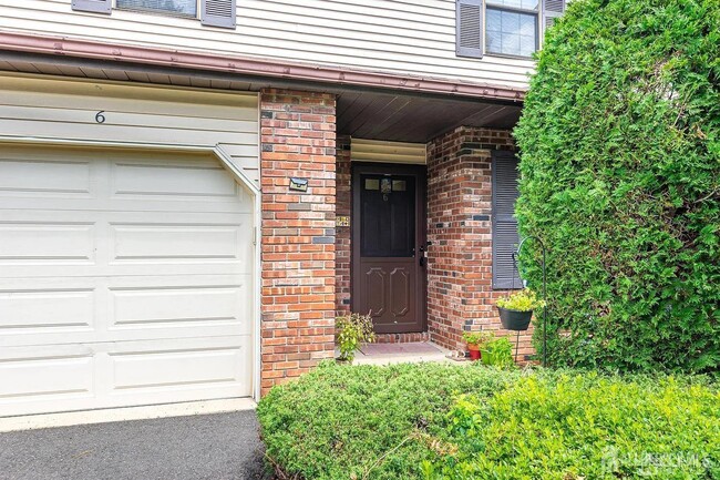 Building Photo - 6 Dogwood Dr