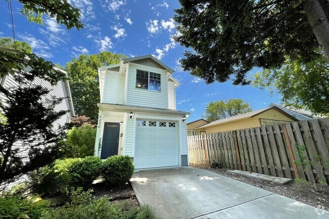 Building Photo - Fantastic Kenton Home with Central A/C, Wa...