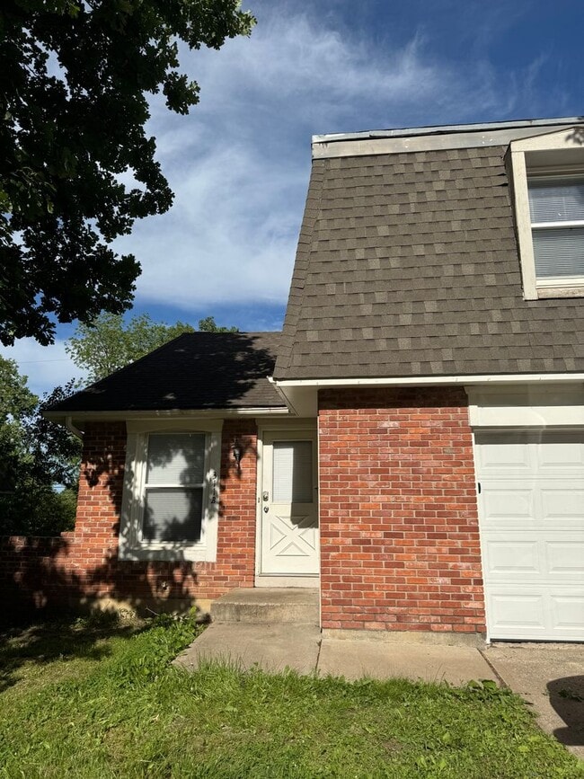 Photo - 311 Hawthorne Ct Apartment Unit B