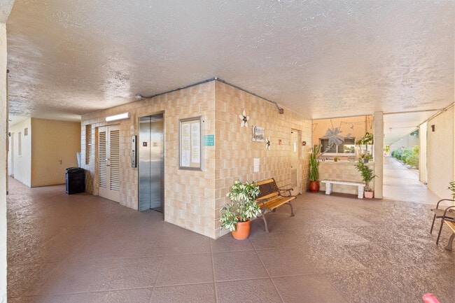 Photo - 2520 NE 1st Ct Unidad 305