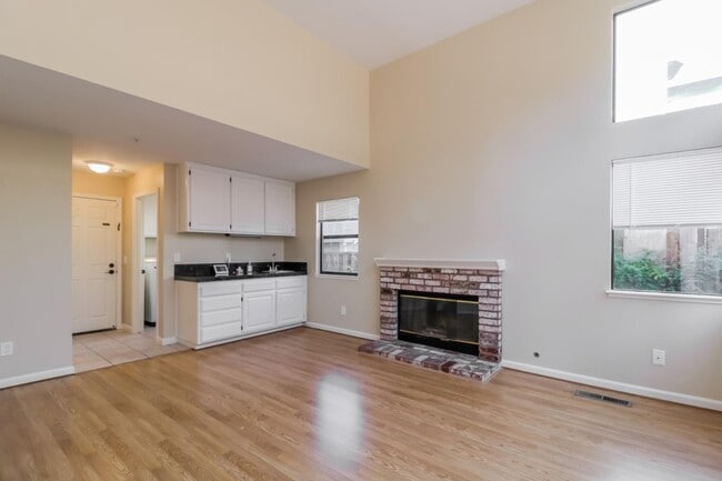 Photo - 412 Wood Hollow Dr