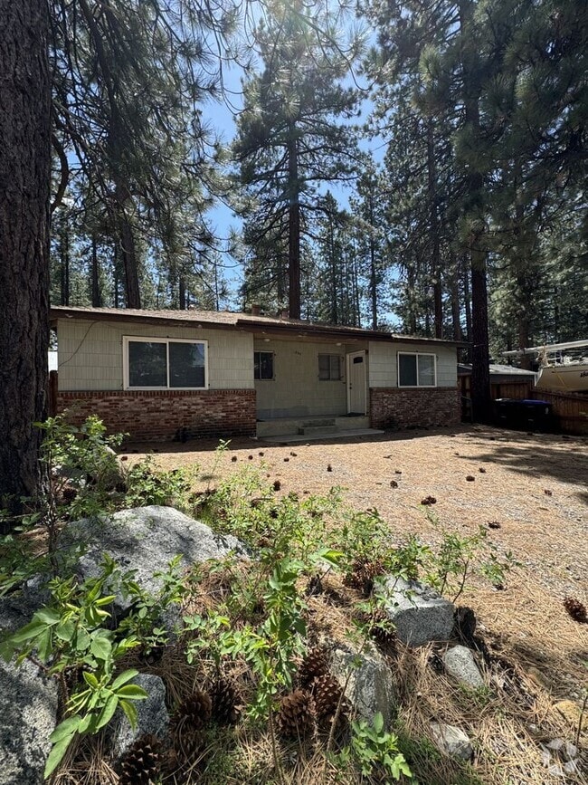 Building Photo - 2 Bedroom near Stateline Rental