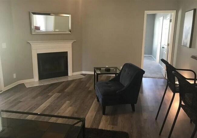 Photo - 102 Adams Ct