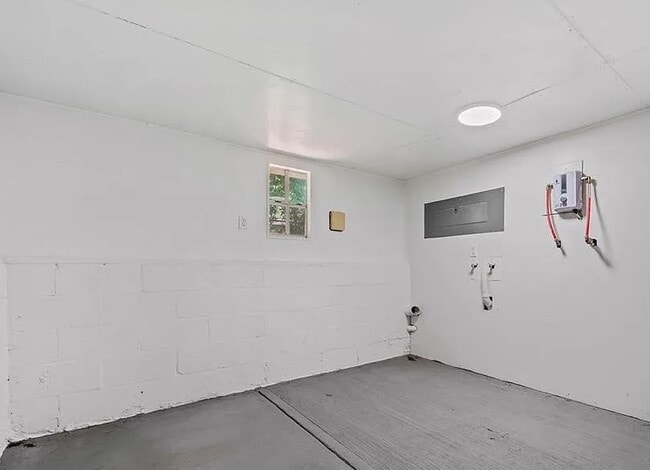 Photo - 1830 Hallum Ave