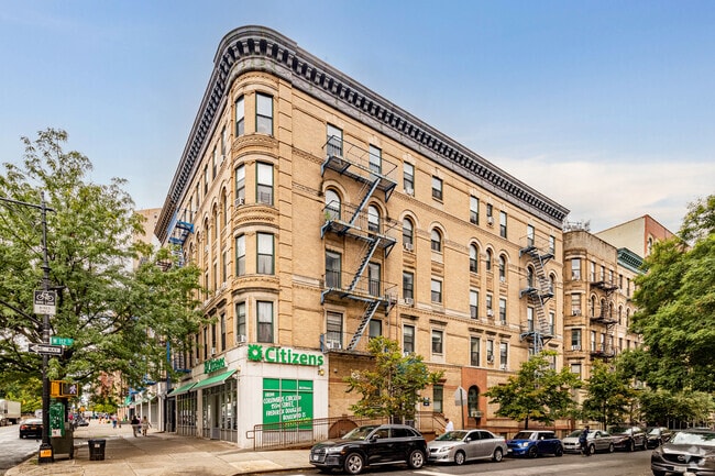 Photo - 300 W 112th St Apartments