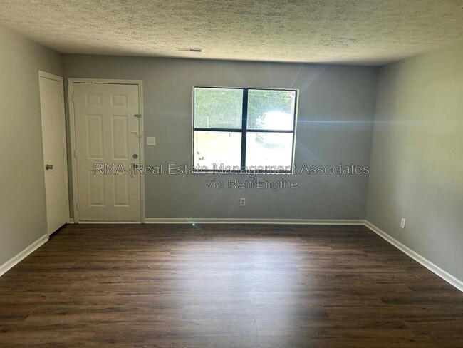 Photo - 102 Hill Pine Trail Unit A