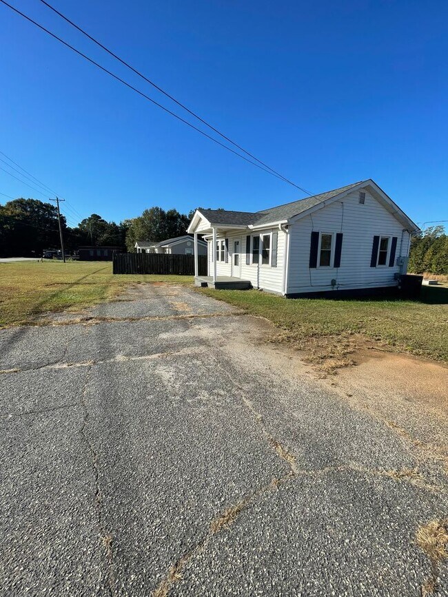 2 bedroom 1 Bath home in Boiling Springs Rental For Rent in Boiling