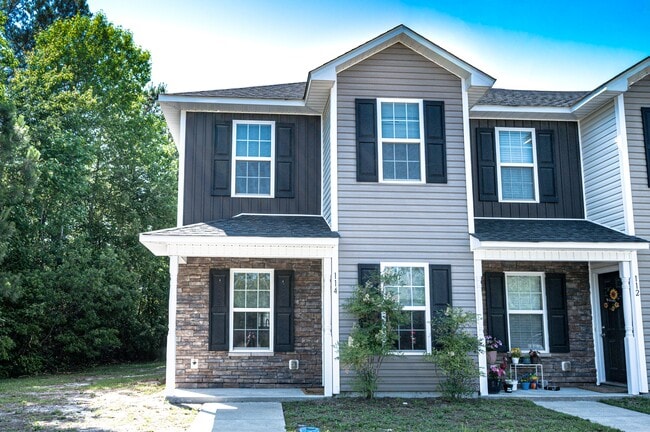 Building Photo - 114 Meadow Way