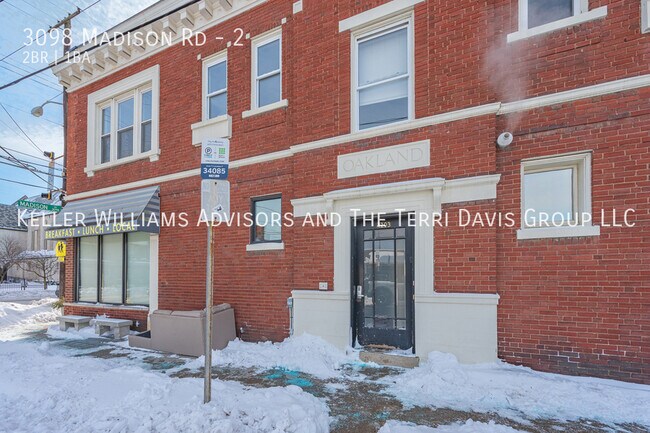 Building Photo - 3098 Madison Rd Unit 2