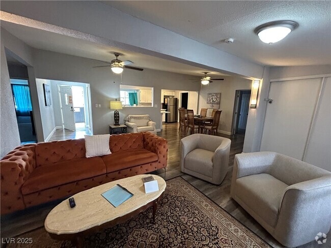 Building Photo - 2020 Santa Paula Dr Rental
