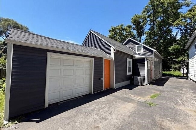 Photo - 3402 Erin Ave