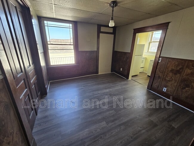 Photo - 906 Putnam Ave