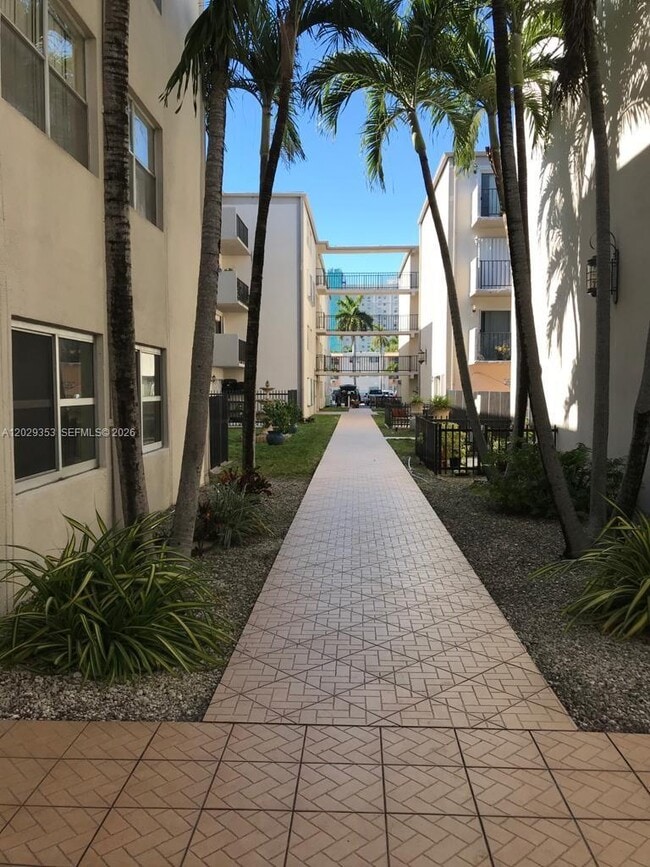 5505 NW 7th St Unit W417