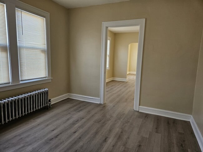 Photo - 10000 S Michigan Ave