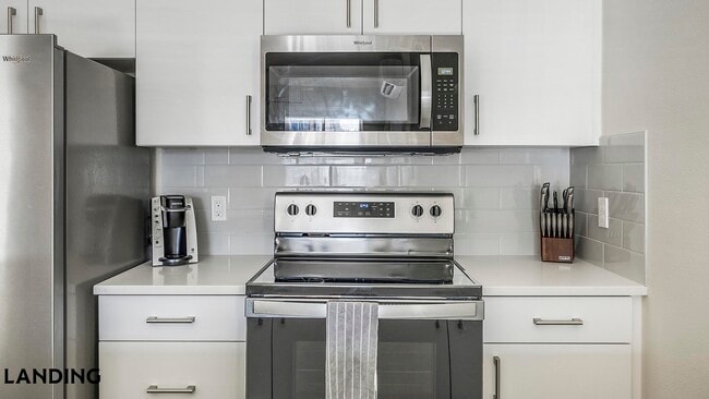 Photo - 3158 SW 12th Ave Unidad 01-207