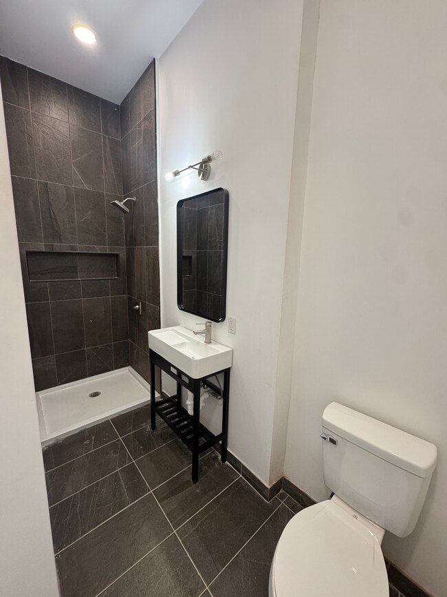 Photo - 839 S Jackson St Unit 8