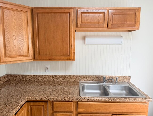 Kitchen - 310 E 4th St Unit 1B