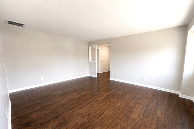 Photo - 108 Revere Dr