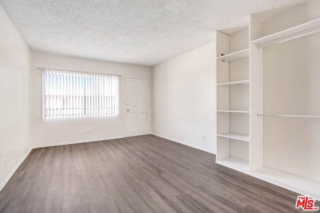 Building Photo - 14108 Doty Ave Rental